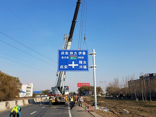 广元广元道路护栏网网片该如何进行正确的选购呢？
